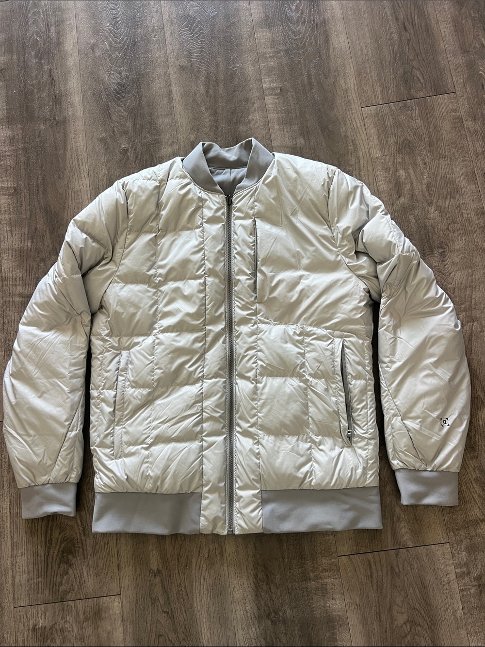 Lululemon Men’s Reversible Puffer Jacket Size Medium Gray